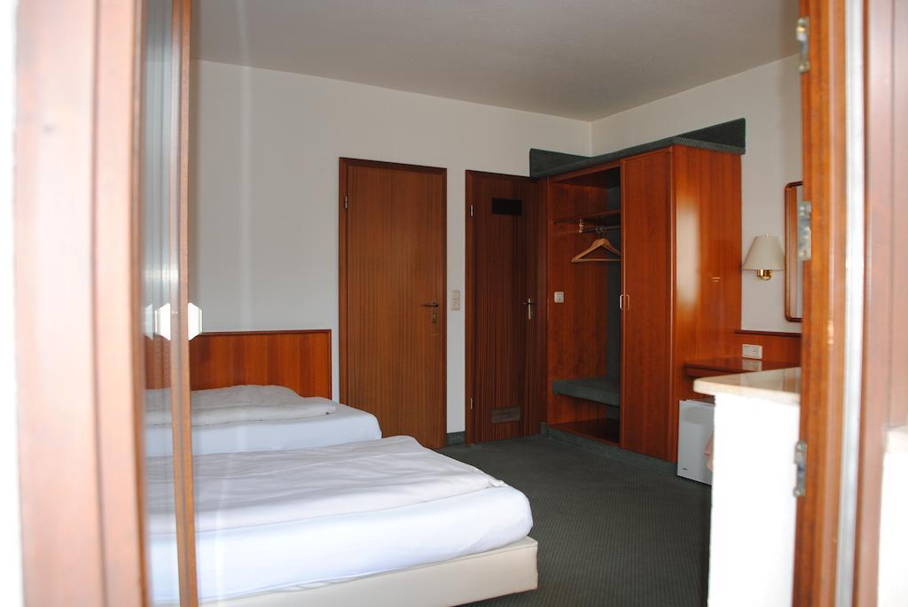 Hotel Kurfuerst Garni Germersheim Værelse billede